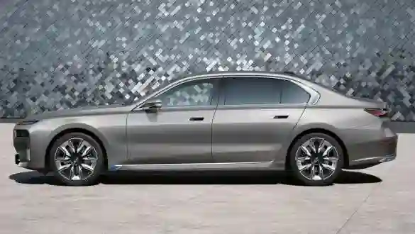 BMW 7 серии рестайлинг 2022