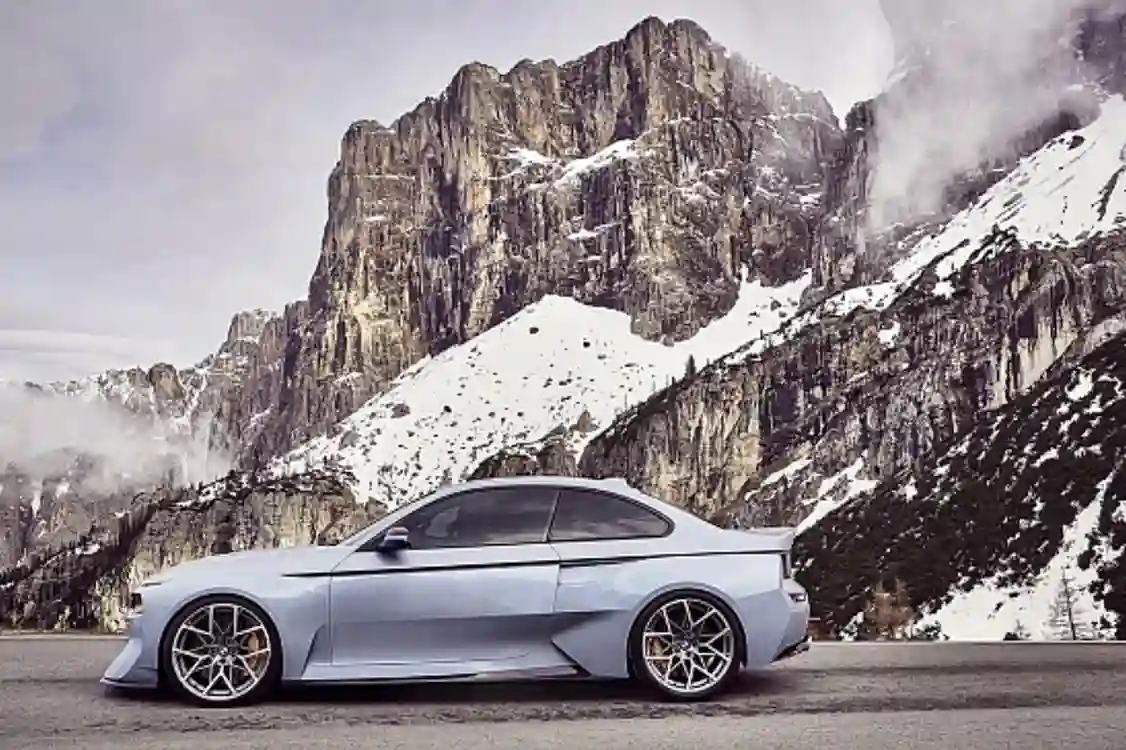 BMW 2002 Hommage – 50 лет настоящего удовольствия от вождения.