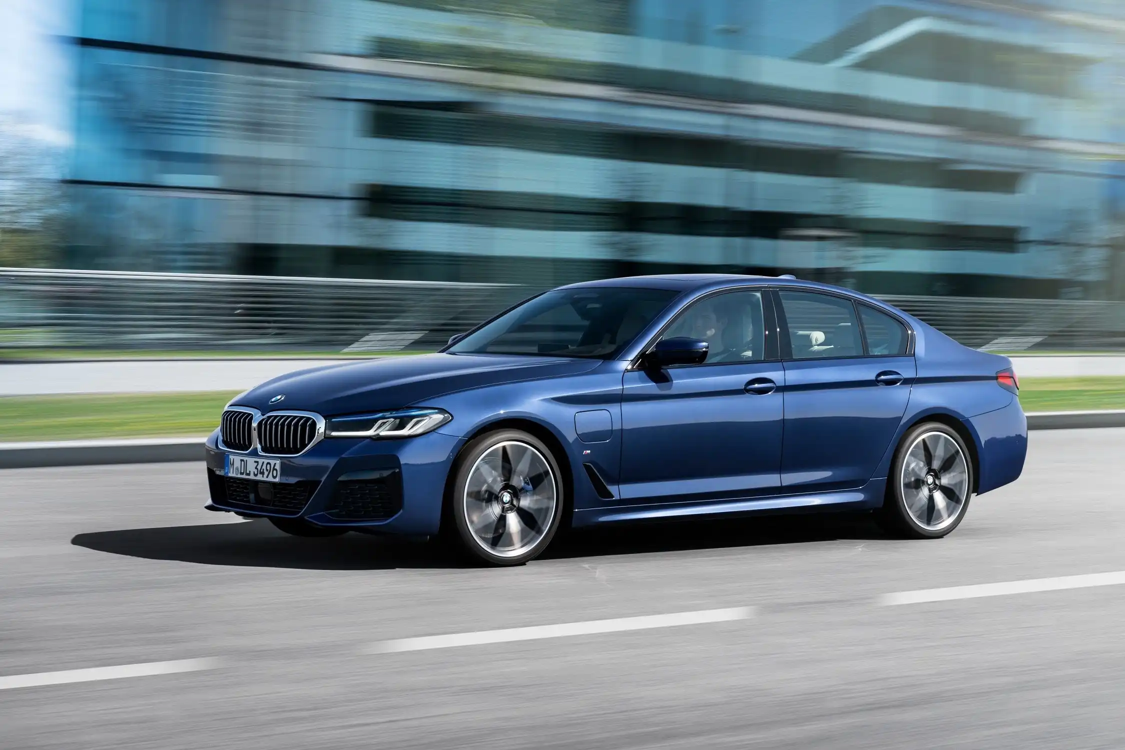 Сравнение расхода топлива BMW 5 серии на дизельном и бензиновом двигателе