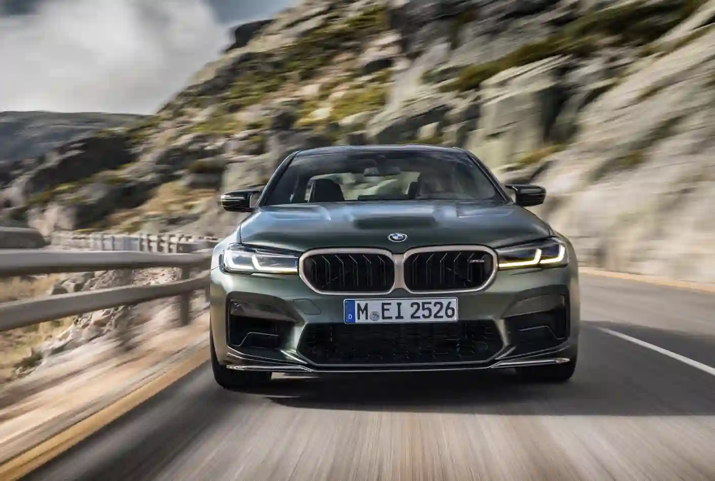 BMW M5 CS — сверхмощный, суперскоростной