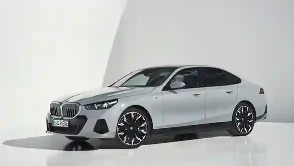 BMW 5 серии рестайлинг 2023
